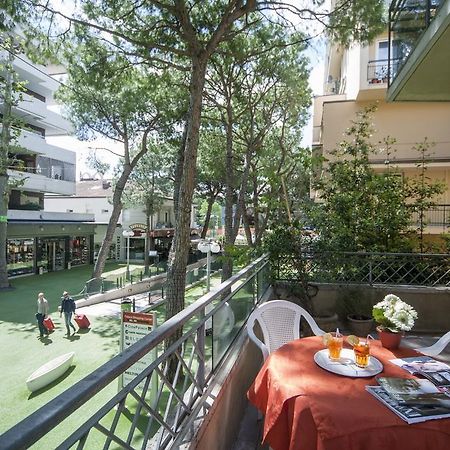 ריצ'יונה Hotel Colombo מראה חיצוני תמונה