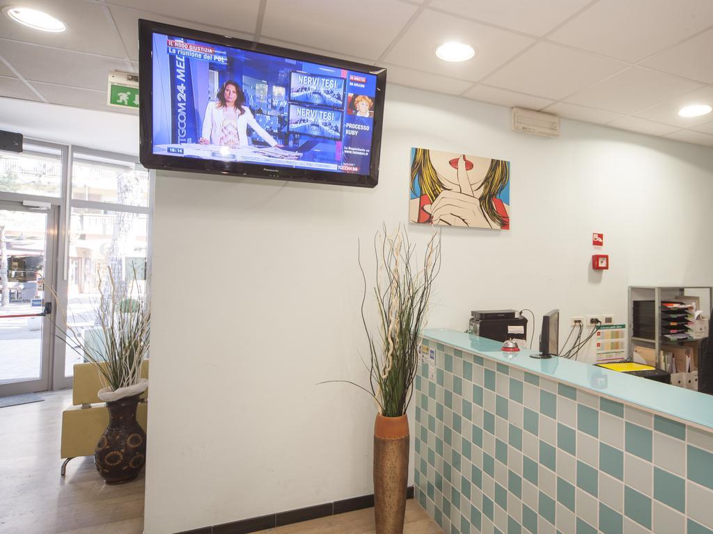 ריצ'יונה Hotel Colombo מראה חיצוני תמונה